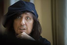 Solodebuterande Sami Yaffa bytte betongen i New York mot landsbygden i  Karislojo