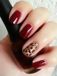 Contenido 1 decorado de uñas rojo con dorado 4 ideas para decorar uñas de rojo y plata si buscas una decoración formal en rojo, esta idea es genial para ti. Unas Color Rojo Con Dorado 20 Ideas Geniales Decoracion De Unas Manicura Y Nail Art Unas Con Flores Unas Decoradas Manicura