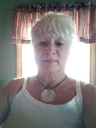 Lesbian Seeking Meaningful Friendship and Romance