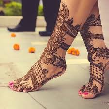 The hands and feet get the darkest color, and the further away from those areas you get, the lighter the stain. 100 Henna Tattoo Ideas That You Had Been Missing All Your Life