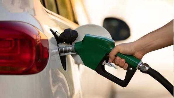 El Gobierno dispone rebajas de entre RD$3.00 y RD$5.00 a gasolinas y gasoil