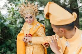 Pembayaran mudah, pengiriman cepat & bisa cicil 0%. Koleksi Baju Pengantin Songket Paling Trending 2018 Sweetpictures