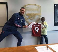 Pasieczny w przeszłości był m.in. Official Arsenal Academy Sign Leo Messo Gunners
