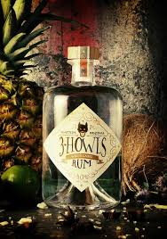 Lovely Package 3 Howls 2 Vintage Com Cara De Meigo Tipos Legais Liquor Bottle Labels Bottle Design Alcohol Packaging