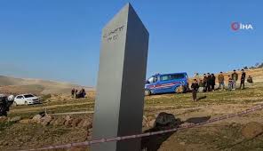 Nemtii fabricau arme cu aer comprimat. Misterul Monolitului ApÄƒrut In Turcia A Fost Rezolvat Cascadoria A Fost PusÄƒ La Cale Chiar De CÄƒtre Erdogan