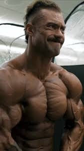 Bumstead 👀💯🏆 píše modernú históriu.. Mr. Olympia v Classic Physique  počas Olympia víkendu vzlietol aj na instagrame z 3,8 na 4,2 milióna ✅