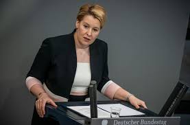 Take a look at franziska giffey and share your take on the latest franziska giffey news. Familienministerin Giffey Wir Mussen Mehr Daruber Reden Was Kindern Guttut Politik Stuttgarter Zeitung