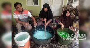 7 cara membuat clay dari tepung, sabun, kertas terlengkap. Pandemi Covid 19 Ibu Ibu Di Cisolok Sukabumi Dilatih Cara Membuat Sabun Cuci