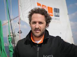 Sin haberse graduado de una universidad fue seleccionado por portafolio, medio económico. Pacific Ocean Explore To Understand Share To Bring About Change