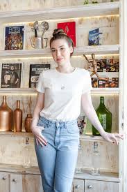 Look Calça Jeans Com Elastico Na Perna Houston Mom Jeans Em 2020 Houston Look Looks