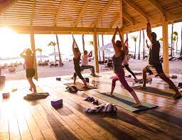 It is possible for people of all ages and all walks of life to benefit from the various techniques that yoga offers. Yoga Aruba Die Besten Yoga Resorts Und Yoga Urlaub Der Karibik