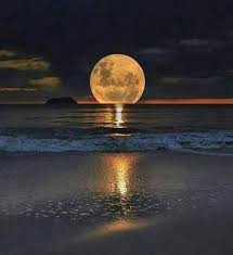 Totale mondfinsternis mit supermond am frühen morgen des 28. Supermond Beautiful Moon Pictures Beautiful Nature