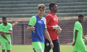 Luan peres petroni (born 19 july 1994), known as luan peres, is a brazilian footballer who plays as a central defender or left back for santos, on loan from belgian side club brugge. Luan Peres Petroni Alchetron The Free Social Encyclopedia