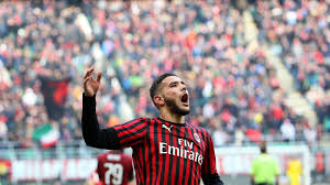 Cresce nell'atletico madrid con il fratello lucas. Theos Treuebekenntnis An Milan