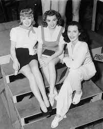Old Magic Movie On Instagram Lana Turner Judy Garland And Hedy Lamarr On The Set Of Ziegfeld Girl 1941 Ziegfeld Girl 1941 Ziegfeld Girls Judy Garland