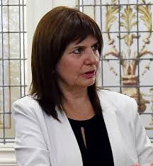 ¿qué paso en la vida de bullrich para mutar de militante revolucionaria a ministra de seguridad de uno de los gobiernos más represivos de la democracia? Patricia Bullrich Born June 11 1956 Argentinian Politician World Biographical Encyclopedia