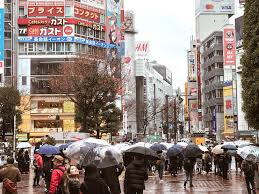 Les boutiques bonne journ e est une epicerie ou supermarché française basé dans puteaux, ile de france. Visiter Tokyo Sous La Pluie Tous Nos Bons Plans Vivre A Tokyo