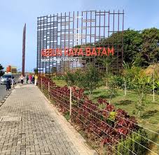 Ada 2.500 jenis tanaman koleksi dan 9.700 bibit tanaman lagi yang belum ditanam. 30 Tempat Wisata Di Batam Terbaru Yang Wajib Dikunjungi Tiket Masuk Kepengen Wisata