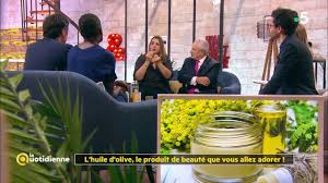 Listen to mets de l'huile by pop 90 orchestra, 2,966 shazams, featuring on '90s french pop essentials apple music playlist. L Huile D Olive Un Produit De Beaute Miracle La Quotidienne Youtube