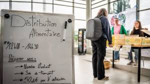 Rentrée Universitaire 2025: Le Coût Explose! Les Étudiants en Crise?