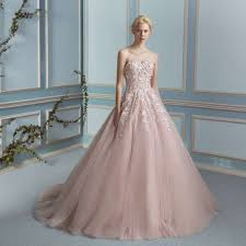 Tre abiti da sposa colorati e originali da cui prendere ispirazione. Abiti Da Sposa 2018 Colorati D5d26b