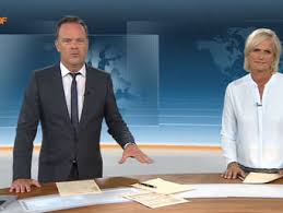Das bestätigte ihre familie gegenüber dem zdf. Zdf Heute Moderatoren Verabschieden Sich Emotional Von Jana Thiel Tv