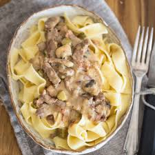 Von Der Rolle Deftiger Rouladentopf Mit Pilzen Rezept Rouladentopf Fleisch Gerichte Herzhaft