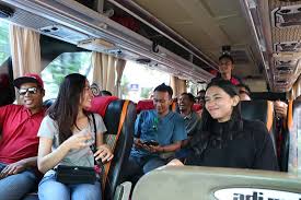 Tardal = tarung dalam, artinya sama seperti am. Suasana Didalam Bus Bersama Mbak Pemandu Menuju Gunung Bromo Bilde Av Arwana Tour Malang I Tripadvisor