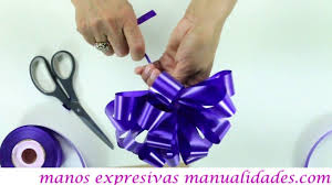 Tutorial Mono Bola En Cinta De Papel Manos Expresivas Manualidades Lazos Para Regalos Como Hacer Monos Cintas De Papel