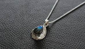 Cremation Jewelry Cool Or Creepy Oneworld Memorials