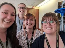 Phoebe Lindsay's Instagram, Twitter & Facebook