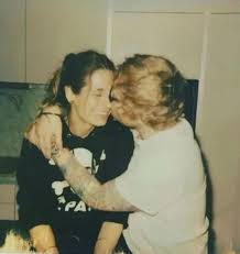Born 17 february 1991) is an english singer, songwriter, musician, record producer, actor, and businessman. Corona Lockdown Genutzt Ed Sheeran Und Seine Frau Erwarten Ihr Erstes Kind