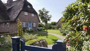 Reetdachhaus Mit Eingezauntem Garten W Lan Kachelofen Ferienhaus Sylt In Morsum Nordsee Urlaubmithund Hu Ferienhaus Sylt Reetdachhaus Eingezaunter Garten