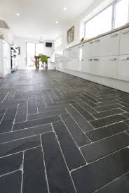Floor Tiles In An L Shaped Pattern That Have A Natural Cobbled Effect Providing Authenticity And Texture Id Slate Floor Kitchen Slate Tile Floor Slate Kitchen
