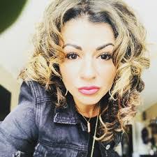 Melissa Medeiros's Instagram, Twitter & Facebook