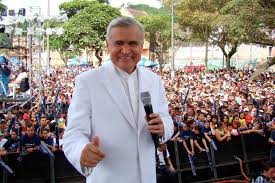 Jorge eliécer barón ortiz, o más bien jorge barón televisión, recibirá este martes de manos del presidente iván duque un reconocimiento especial por los cincuenta años de. Jorge Baron Celebra Este Sabado 45 Anos Del Show De Las Estrellas El Espectador