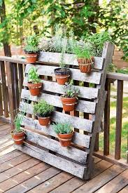 Einfache Diy Palette Pflanzer Ideen Auf Einem Budget 39 Einfache Diy Palette Pflanzer Ideen Auf Einem Budget Pal Paletten Garten Palettengarten Gartenleiter