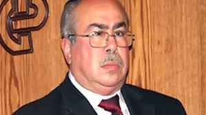 وُلد عباس الطرابيلي في محافظة دمياط عام 1936، ولديه 3 أبناء وبنت، ولديه باع كبير ومشرف في التاريخ الوطني، فقد حمل السلاح لمواجهة الاحتلال الإنجليزي عام 1950، حين كان عمره 16 سنة، كما أنه من أشد المؤيدين لتأمين وتعمير سيناء. Q22df8tfjvai6m