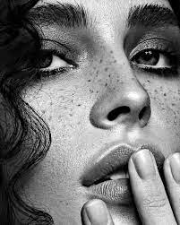 Pin By Samantha Jones On Portraits Et Corps Portrait Photography Women Portrait Photography Poses Face Drawing Reference