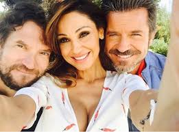 Un natale al sud streaming altadefinizione il carabiniere milanese peppino colombo e il fioraio napoletano ambrogio esposito, con le mogli, bianca e celeste, trascorrono il natale nella stessa localit. Un Natale Al Sud Trailer Ufficiale Del Film Video