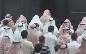 Salat tarawih bisa berjumlah 11 atau 23 rakaat. Shalat Tarawih Di Rumah Konsultasi Agama Dan Tanya Jawab Pendidikan Islam