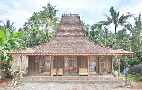 Rumah adat jawa timur sendiri memiliki beberapa jenis, diantaranya akan diuraikan dalam ulasan berikut. 7 Rumah Adat Jawa Timur Beserta Gambar Dan Penjelasannya