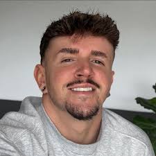 Pack of 4 Cadbury Coates Oreo Stick Sandwich spotted at Iceland 😋