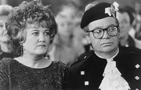 From So I Married An Axe Murderer Mr And Mrs Mackenzie Played By Mike Meyers And Joan Plowright Axe Murderer Perfect Movie Favorite Movies