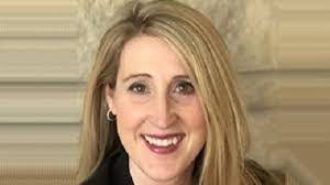 Carrie Williamson's Instagram, Twitter & Facebook