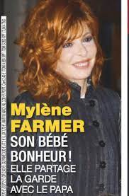 Mylene Farmer Son Bebe Cache Elle Partage La Garde Avec Papa Photo