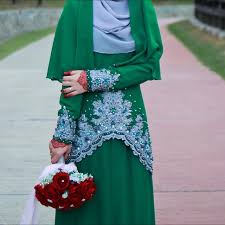 Kebaya muslim terbaru warna hijau emerald by penjahit kebaya gaun semarang. Emerald Green Bridal Dress Women S Fashion Bridal Wear On Carousell