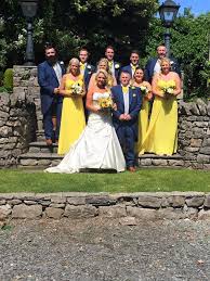 The First Minions Themed Wedding Has Happened To The World Minion Wedding Wedding Styles Wedding