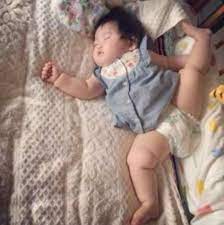 最佳睡姿  Baby 虾仔虾女