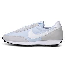 Die qualität von schuhe adidas herren ist deshalb, neben den anderen eigenschaften von schuhe adidas herren der wichtigste punkt. Sneaker Trends 2021 Diese 5 Turnschuh Styles Sind Jetzt Out Glamour